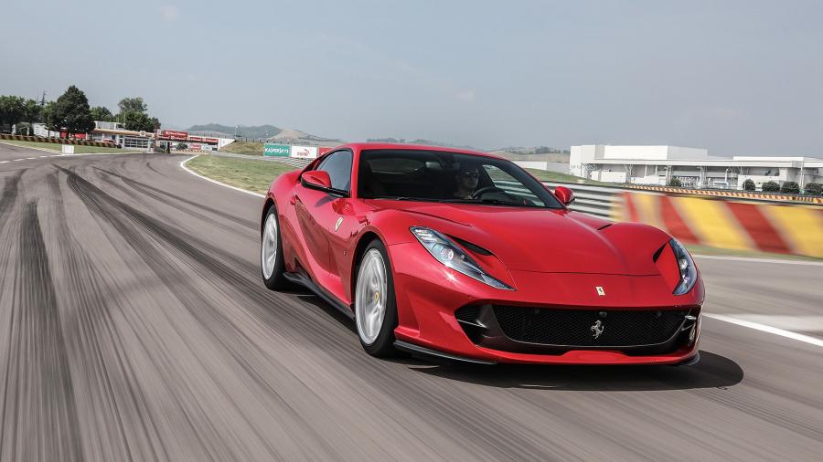  Ferrari 812 Superfast 2017 года  (фото 35 из 91)